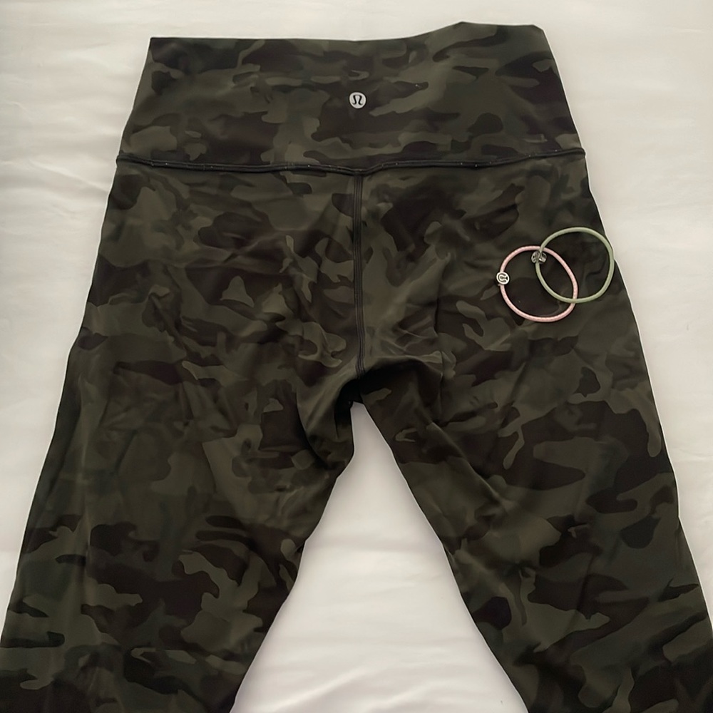 Lululemon Camo Leggings with 2 Lululemon Hair Ties